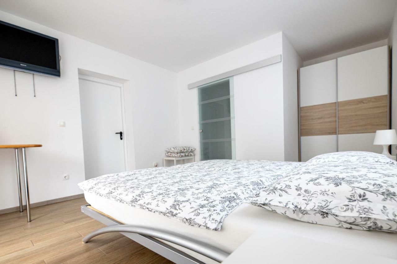 Sobe Meta Bed & Breakfast Brezje Exterior foto